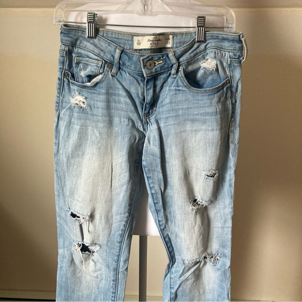 Abercrombie & Fitch Distressed Light Wash Straight Jeans size 2L - Picture 6 of 7